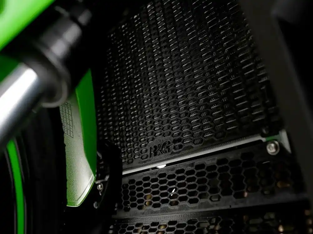 Sconto GRIGLIA RADIATORE PRO R&G KAWASAKI ZX-4RR 2023-2024-