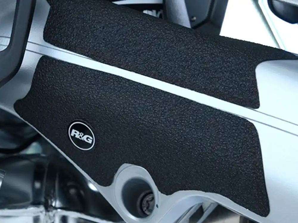 COPPIA ADESIVI ANTISCIVOLO FORCELLONE R&G HONDA CB300R 18-20- Offerta Lampo