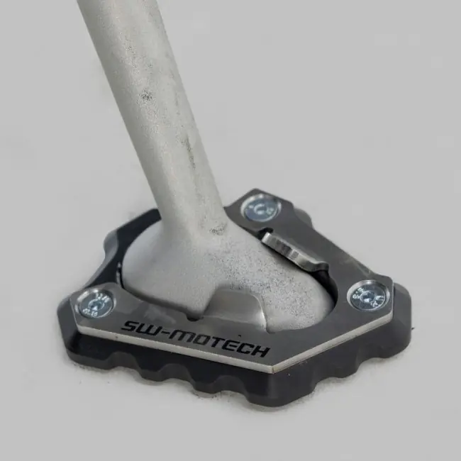 Vendita Finale Estensione SW-Motech per cavalletto laterale per Triumph Speed Triple 1200 RS/RR-