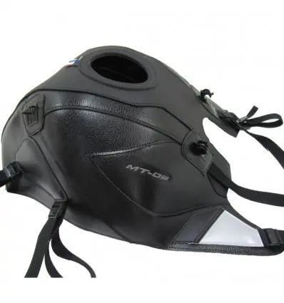 Offerta Limitata Copriserbatoio Bagster per Yamaha MT-03 dal 2016 in similpelle nero opaco, nero e argento-