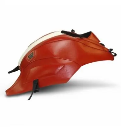 Miglior Prezzo Copriserbatoio Bagster per Ducati Diavel 1200 11-18 in similpelle rosso e strisce bianche-