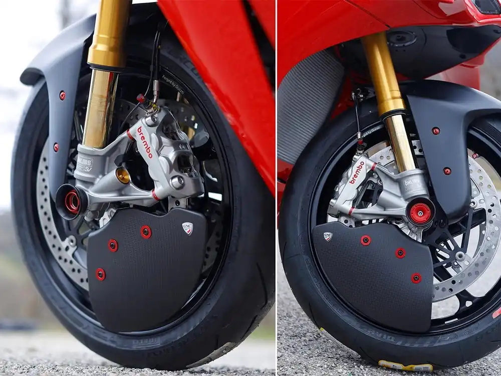 SISTEMA RAFFREDDAMENTO FRENO GP DUCTS EVO CARBONIO OPACO CNC RACING DUCATI PANIGALE V4 S 2025- Reso Gratuito
