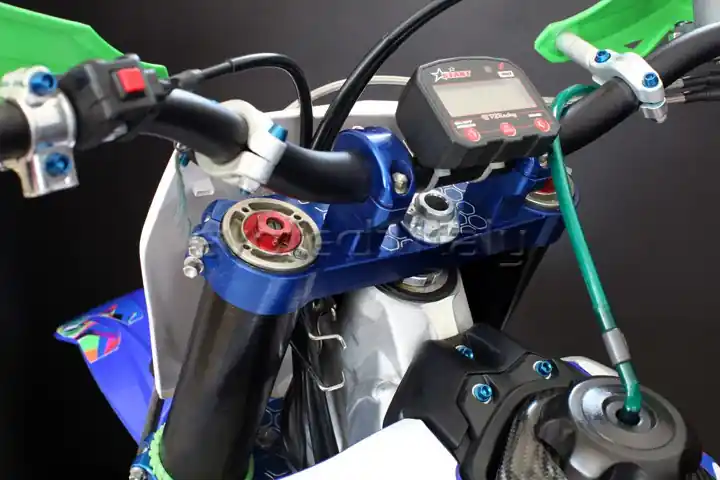 EVOTECH DADO RUOTA ANTERIORE POSTERIORE YAMAHA R1 R6 MT10 HONDA CBR ARGENTO Promozione