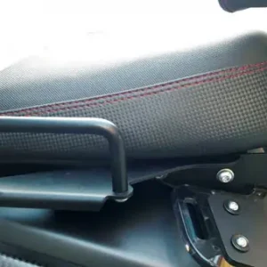 A Buon Prezzo ISOTTA Coppia di maniglie per il passeggero nere per Moto Guzzi MGX 21 1400