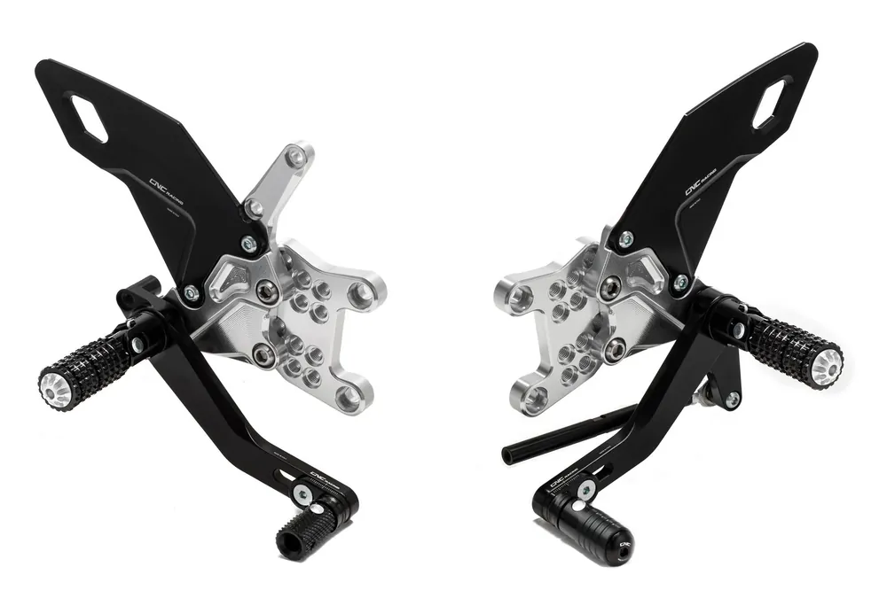 CNC RACING Pedane regolabili Aprilia RSV4 / Tuono Nuovo Arrivo